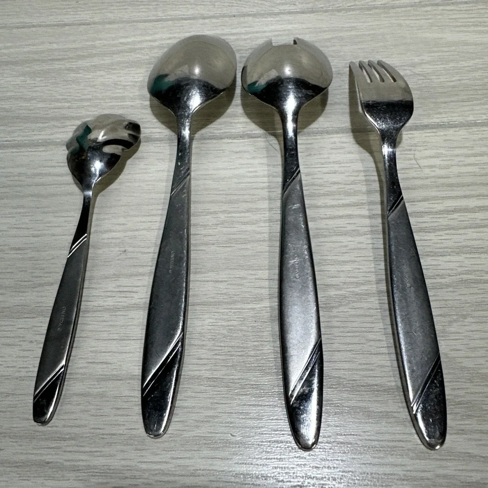 Oneida Silver Stainless Steel (Set of 4)‎ Flatware Vintage
